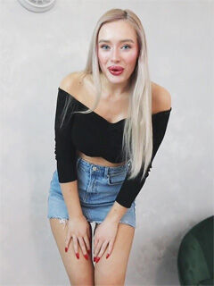 AnnaReyHorny