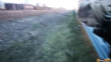 Парень кончил в трусики своей девушки после секса возле железной дороги