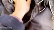 расстегиваю ему ширинку