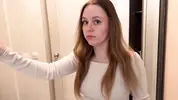 зашла в квартиру