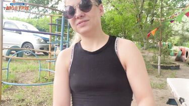 Отсосала русскому пикаперу и проглотила его сперму на заброшке