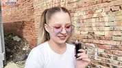 курящая школьница жестко спалилась
