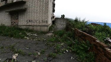 YunaverseX: Экстремальная русская телка сосет в заброшке на экскурсии в Чернобыле
