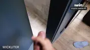 брат подглядывает и дрочит на сводную сестру