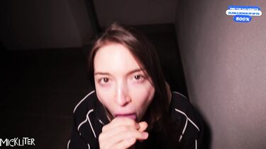 Отсос на балконе на романтическом свидании под звездным небом