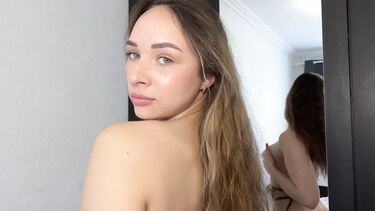 Русская строчит сочный минет в нижнем белье с доступом
