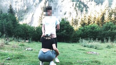 Good view couple: Студентка в лосинах и ее парень занялись любительским сексом на природе