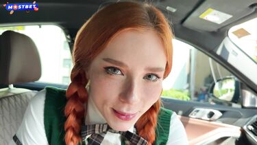 Подвез рыжую студентку и получил благодарность глубокой глоткой