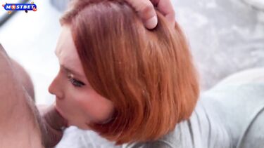 Красивые попы в колготках: Рыжая в конвульсиях кончает от анального секса и ласк клитора