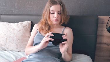 Фотограф отодрал подругу после фотосессии для Онлифанс