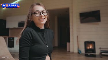 Подкинула дровишек в камине, а сводный брат кинул палку в нее