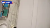 подсмотрел за мамкой в душе и принялся дрочить