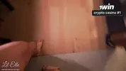 лапает в спальне задницу сводной сестры