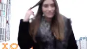 снимает телочку на улице