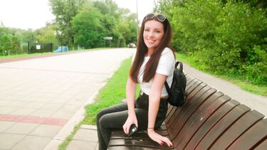 Отсосала в парке и проглотила сперму старого знакомого