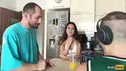 в гости пришел друг мужа