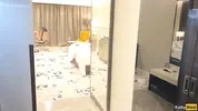 горничная устроила беспорядок в номере отеля