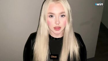 Сочный отсос в подъезде после прогулки с другом