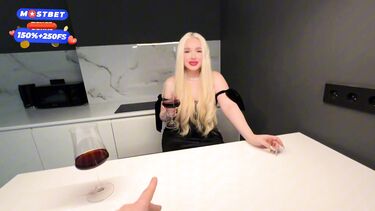 Поздравил жопастую соседку с 18-летием большим членом
