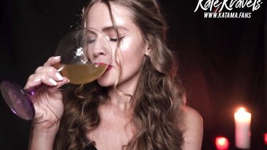 Чувственный секс с девушкой в красном белье на романтическом свидании