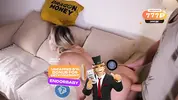 отдалась незнакомцу на диване раком