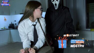 Трах до анального кремпая в пародии на фильм "Крик"
