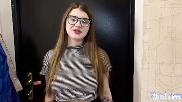 Соседка зашла за сахаром и получила сладкую сперму в ротик