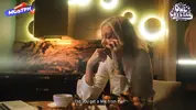 блондинка хочет подарить мужу секс втроем