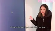 подруга девушки пришла в гости