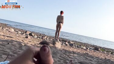 На пляже: Привез на шашлыки и выебал рыжую в купальнике на пляже