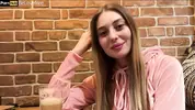 согласилась поехать к нему на десерт