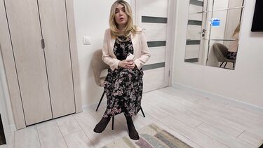 Annette_Milf: Дрочка члена и минет после случайного дикпика хозяйке квартиры