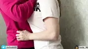 милфа потекла и ласкает тело пацана