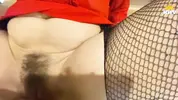 кончает в волосатую пизду развратницы