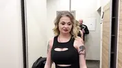 привел жену на проеб