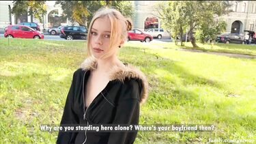 Няшка из Омска сосет хуй и трахается с пикапером за деньги