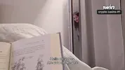 девушка пробралась к соседу через балкон