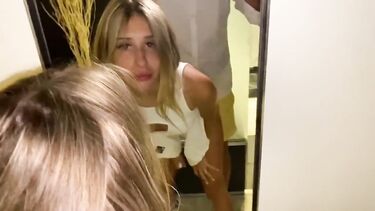 Tory Sweety: Чпокнул Тори Свитти перед зеркалом и в лифте