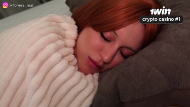 Сестра после вечеринки не хочет идти в универ, но хочет сосать мой член