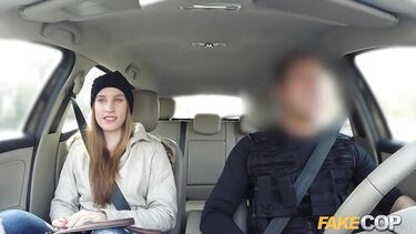 в шапке: Потерпевшая соблазнила на трах копа и получила камшот на передок