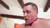 кончает на лицо и сиськи рыжей милфы