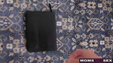 Дневник мачехи: фантазия об утреннем трахе с пасынком