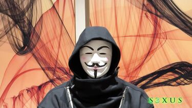 Тейлор Виксен громко стонет на хуе Гая Фокса до финала на язык