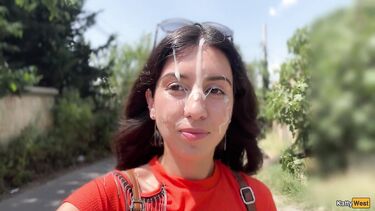 Минет на природе: Публичный минет в кустах и безумная прогулка со спермой на лице