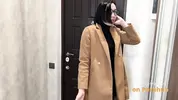 телка пришла уставшая с работы и жалуется парню