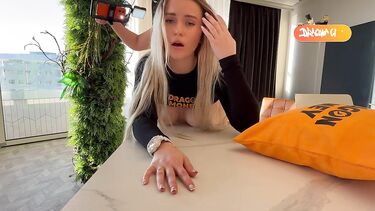 BarbieAngeL: Курьерша привезла суши и дала доступ к узкой киске