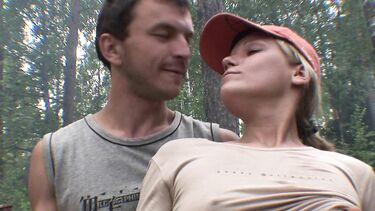 Пьяные: Анальная оргия с пьяными русскими студентками на природе в лесу