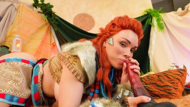 Octokuro косплеит Aloy из Horizon - анальное соло и прожарка жопы членом