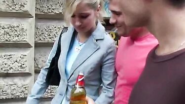 Два мажора изнасиловали бухую в хлам Светку